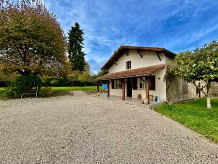 maison de campagne  2 chambres  jardin  piscine hors-sol et