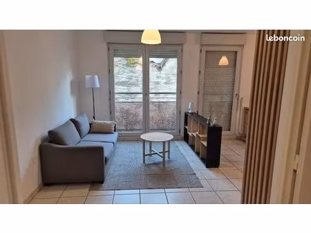 a vendre studio meuble