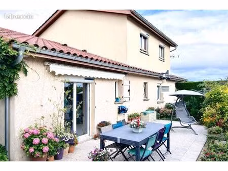 maison 7 pièces 158 m²