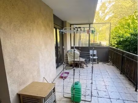 2p 54 m2 tende occupé et à rénover