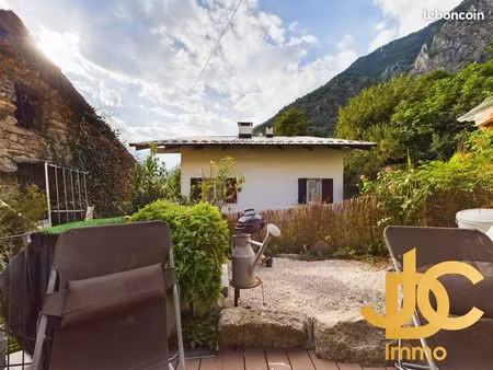 maison de village 4 pièces 80 m²