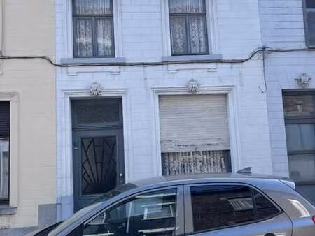 ? maison à rénover avec terrasse et jardin à frameries