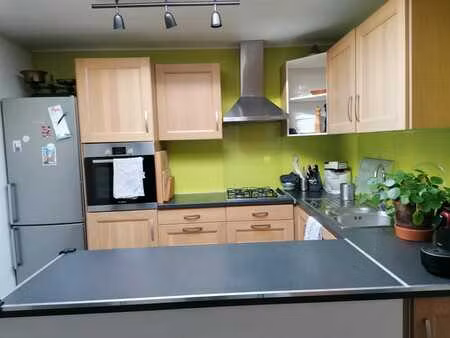 maison rénovée 3 chambres avec jardin & idéalement située