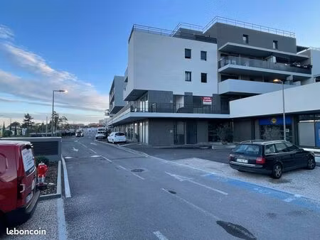 local d’activité de service ou bureaux