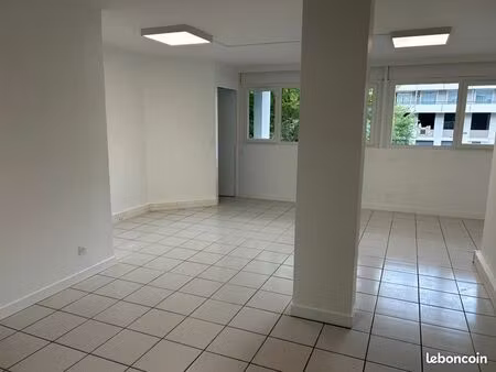 local commercial rénové – 59 m²