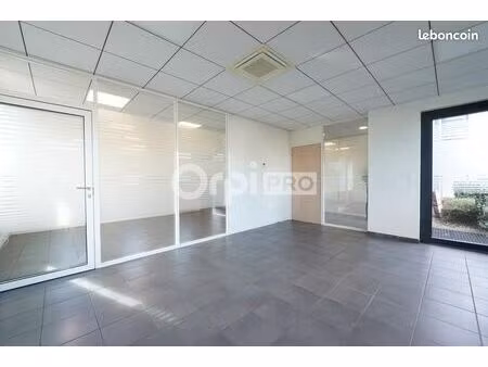 bureau 587 m²