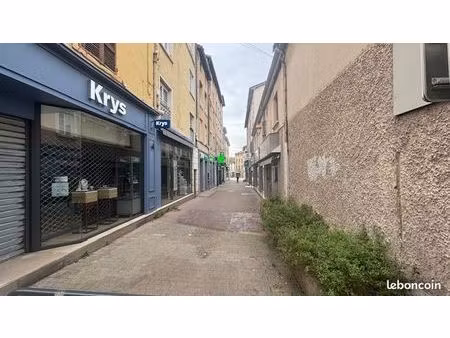 commerce habillement/textile 110 m²