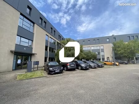 bureaux 649 m²