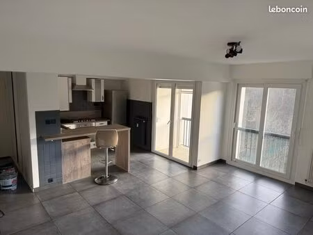 location appartement t4 80m2