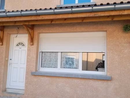 loue belle maison duplex mitoyenne t2 de 50m² avec terrasse et place de parking