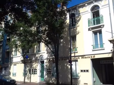 local idéal prof libérale