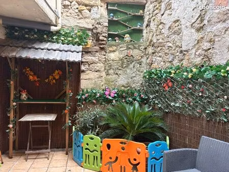 charmante maison de village avec terrasse et court