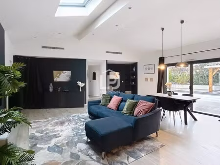 maison t5 de plain-pied – 157 m² – piscine – parcelle arborée de 960 m2