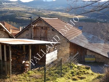 grange 2 pièces 170 m²