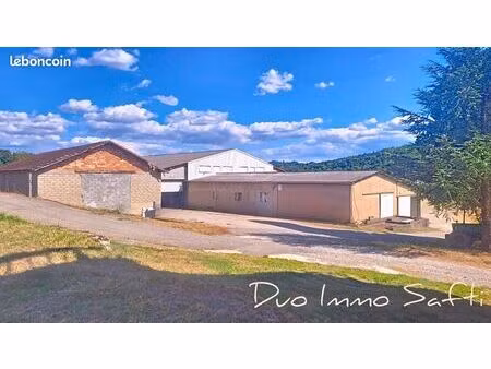 local 2200 m² niozelles