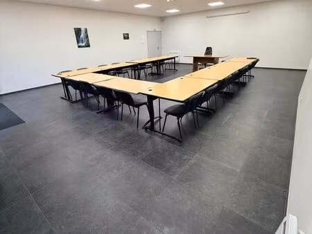 local commercial 133 m² auxerre