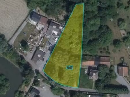 beau terrain à bâtir  20 ares  environnement paradisiaque.