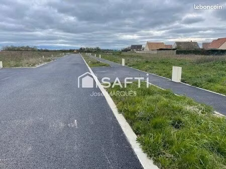 terrain 535 m² angerville