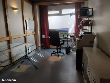 bureau sans aménagement à prévoir + grand garage