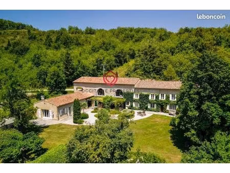 maison 12 pièces 420 m²