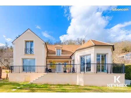 maison 8 pièces 259 m²