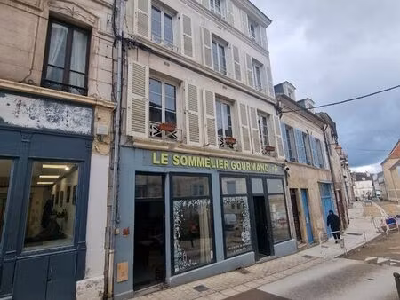 local commercial - super emplacement