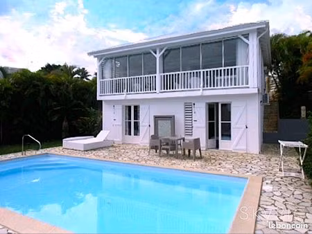 tres belle villa vue mer avec piscine