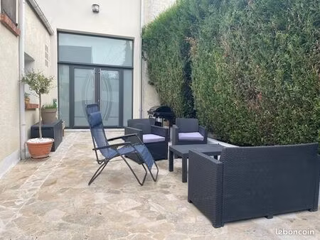 loft/atelier/surface 4 pièces 78 m²