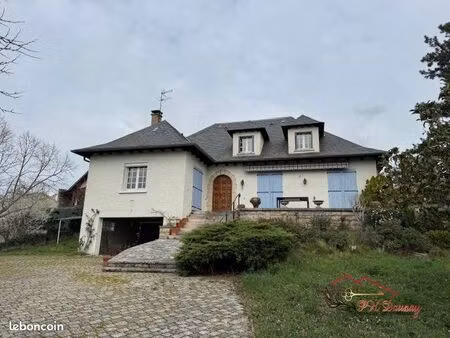 maison 9 pièces 231 m²