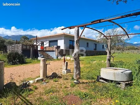 maison 5 pièces 205 m²