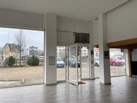 local commercial 154 m²