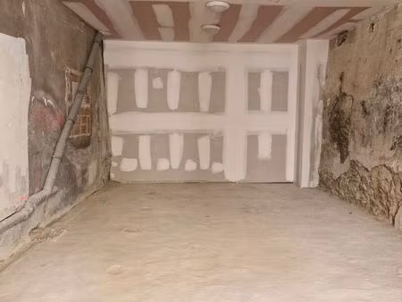 parking/box 1 pièce 34 m²