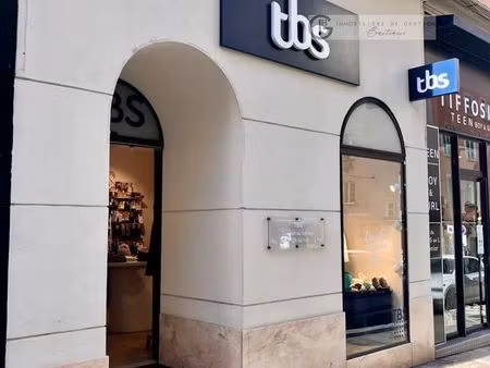 chaussures  prêt-à-porter 59 m² bastia