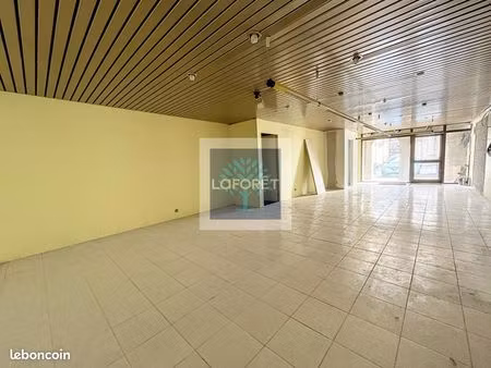 local commercial 60 m²