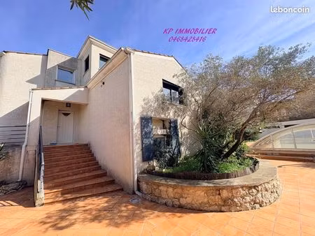 villa 4 pièces 140 m²