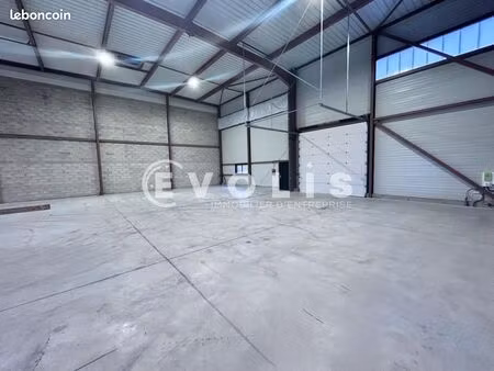 local d'activité 302 m²