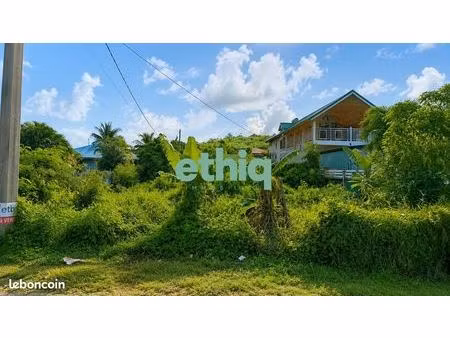 terrain 819 m² le gosier