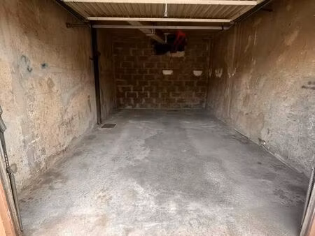 garage fermé 18 m² – résidence sécurisée – la garde (le thouar)