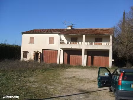 location grand garage fayence