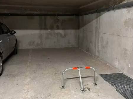 place de parking en sous-sol sécurisé – la crau (les treilles)