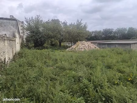 terrain 580 m² cognac