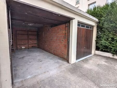 parking/box 14 m² courbevoie