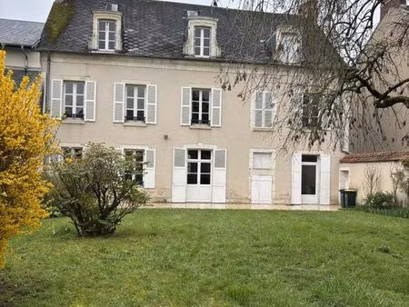 maison 10 pièces 325 m²