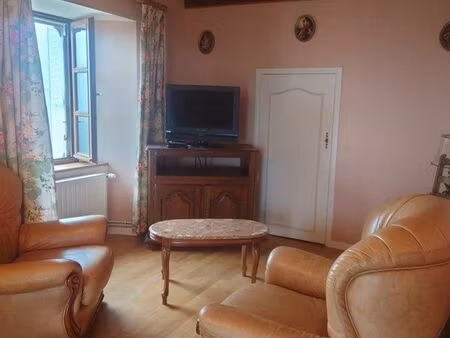 location maison de village