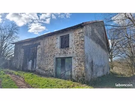 grange 138 m² saint saud lacoussiere