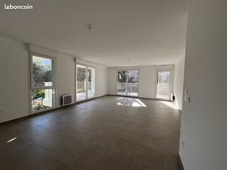 t4 neuf - terrasse + 2 parkings