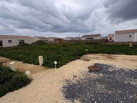 vend terrain 598m2 le gua