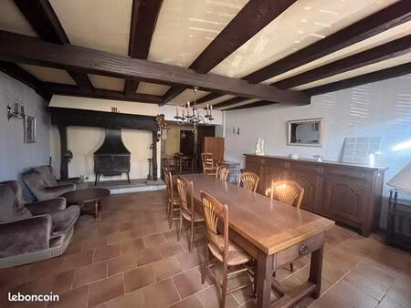 immeuble 354 m² maurs