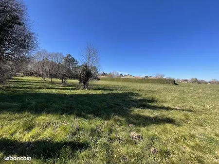 terrain 1860 m² sainte-marie-de-chignac