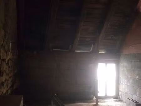 immeuble 3 pièces 145 m²